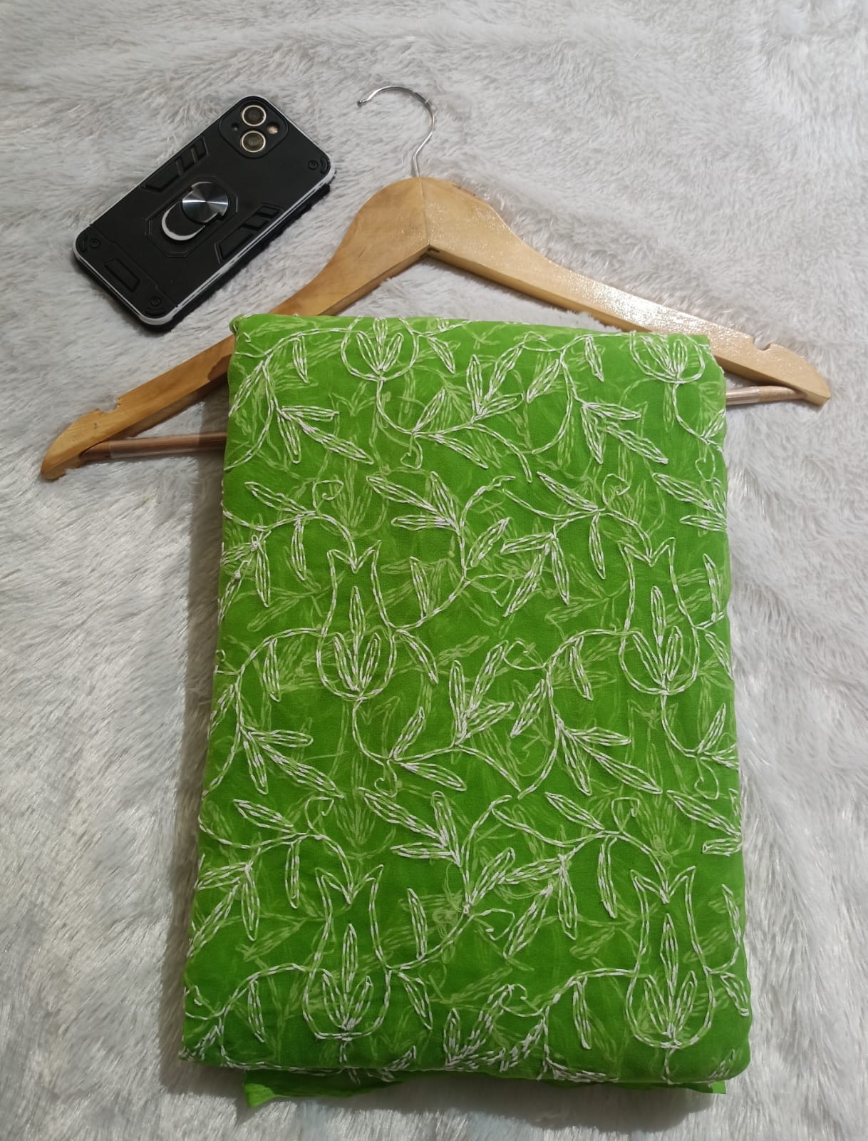 Color: Parrot