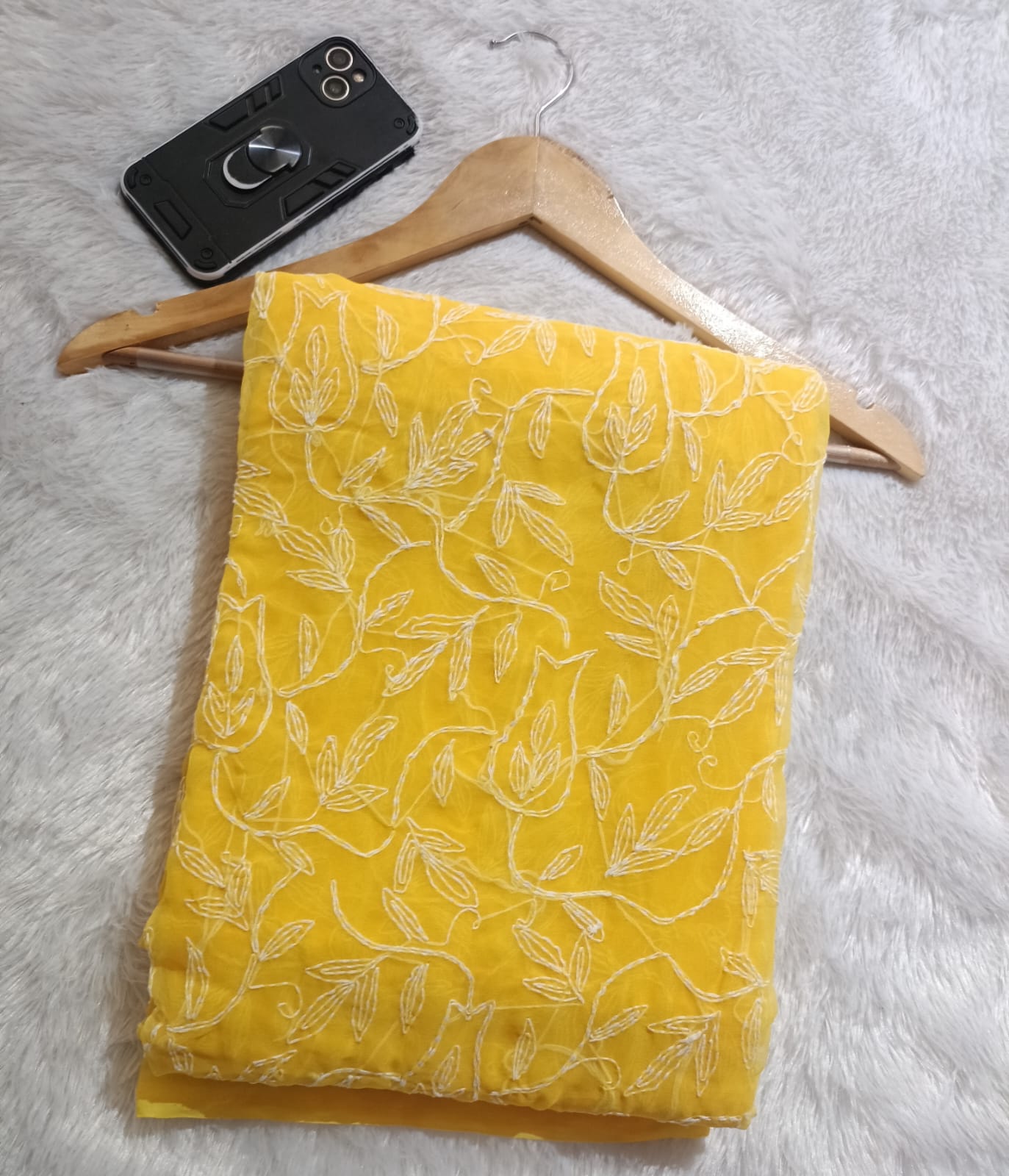 Color: Yellow