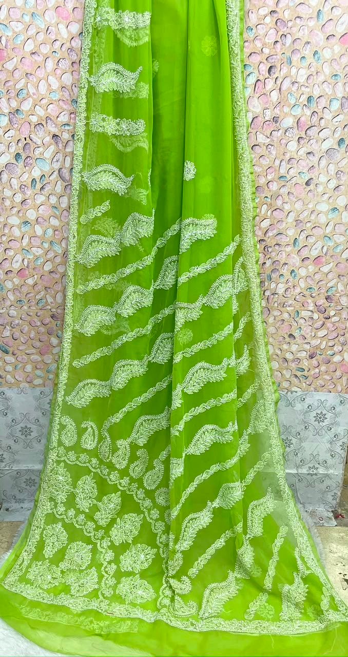 Color: Parrotgreen