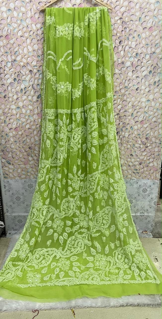 Color: Leaf Green