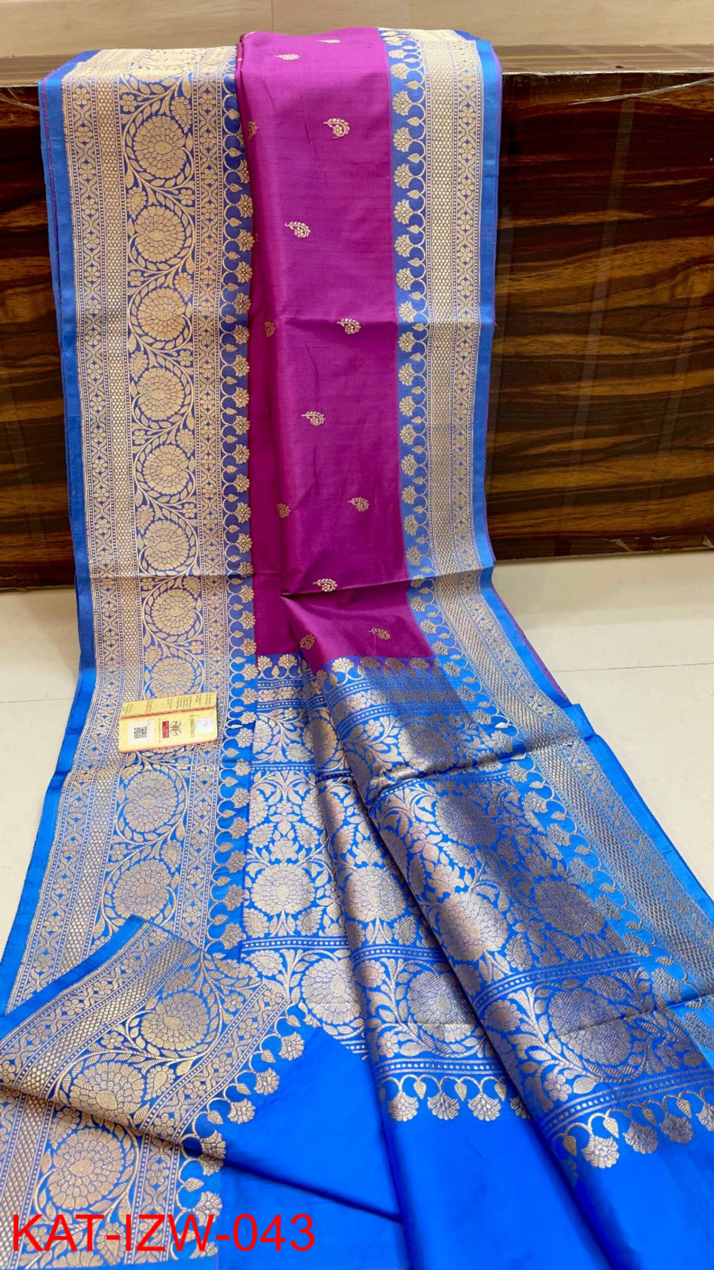 Color: Raani Firoji