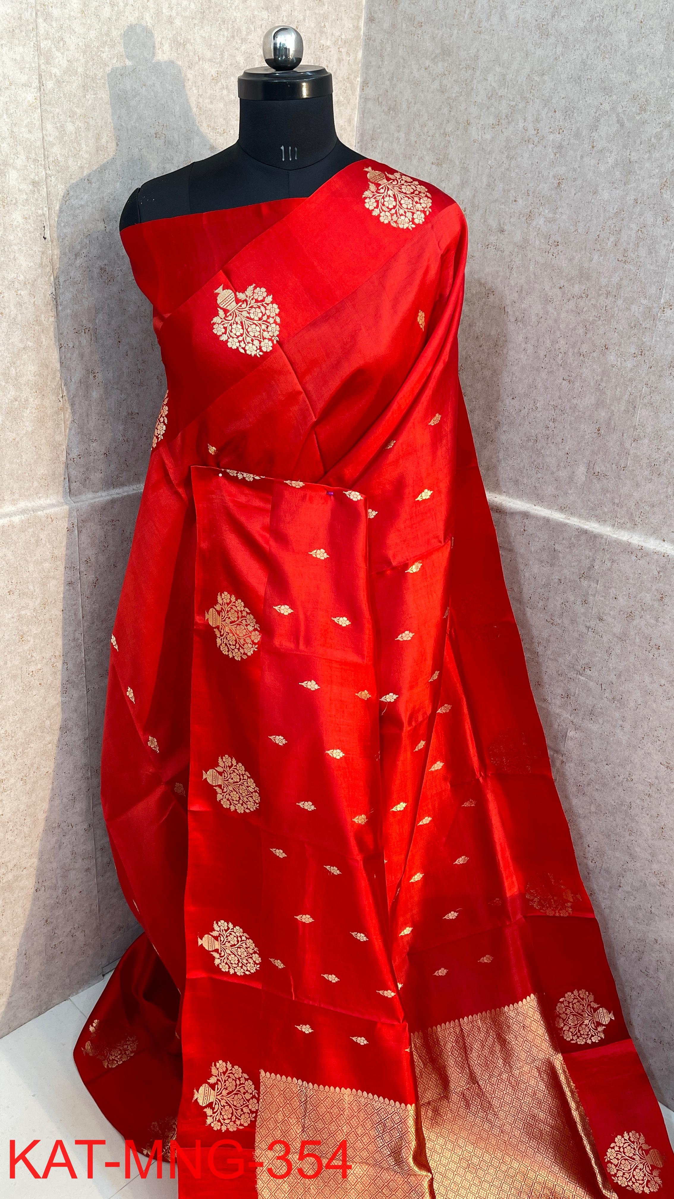 Color: Red
