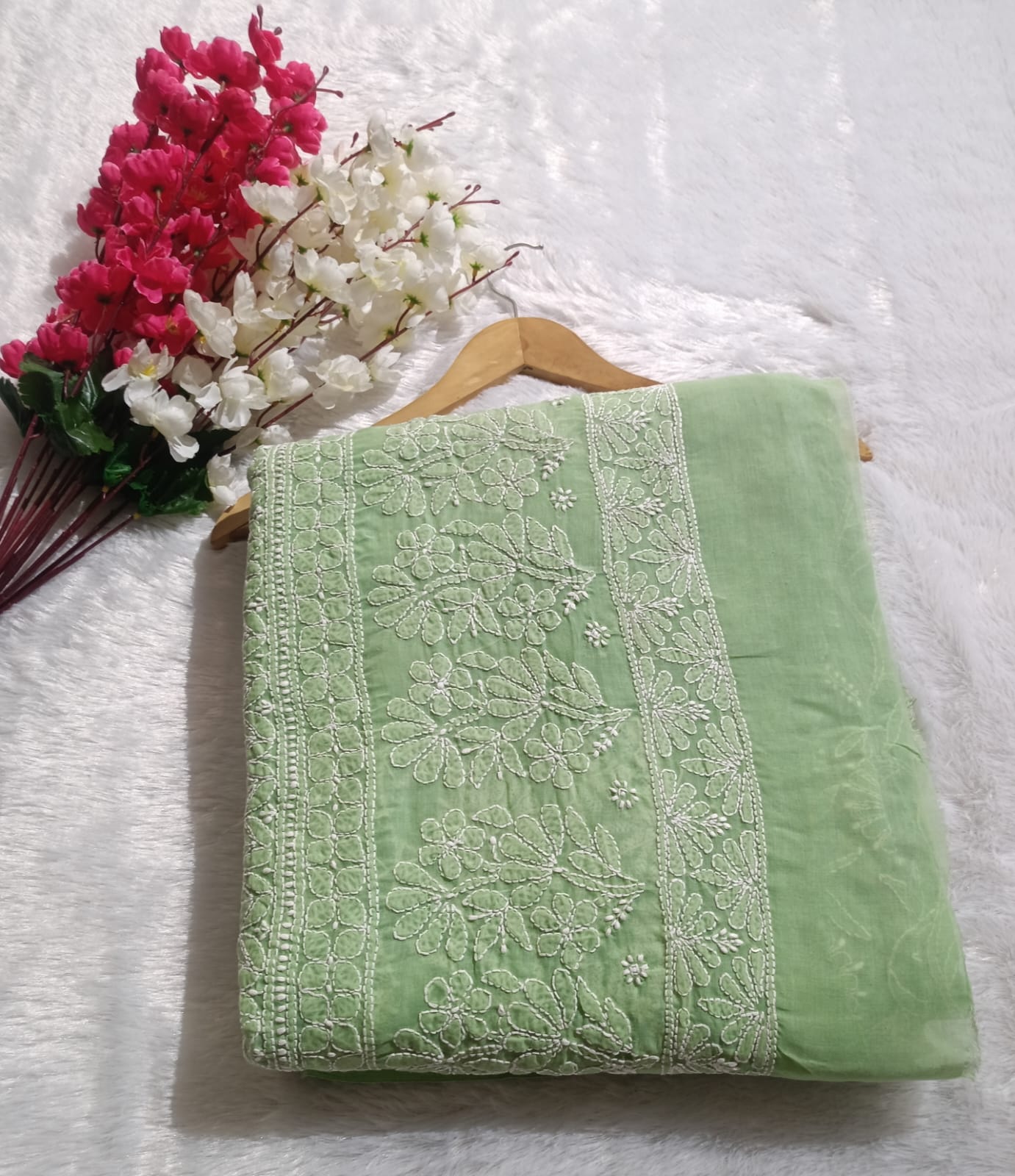 Color: Pista Green