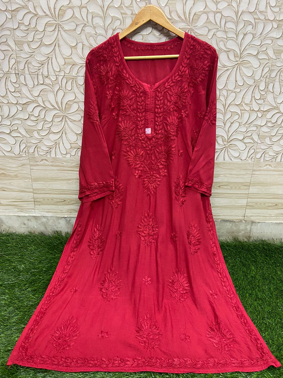 Color: Reddish Maroon